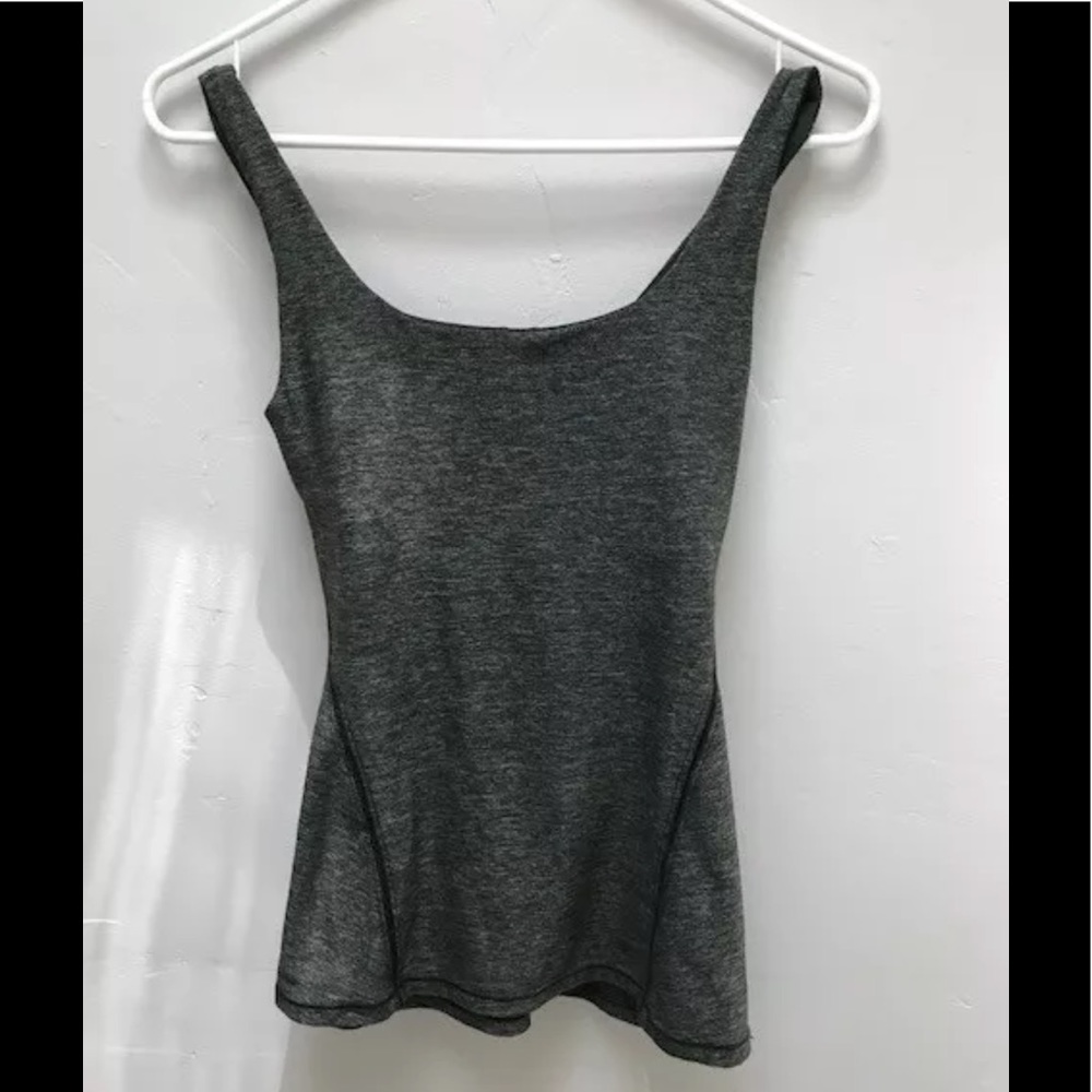 Lululemon Olive green tank size 4US. Adj. bra!!